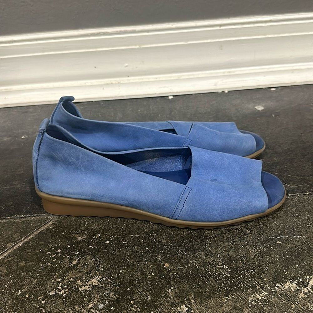 The Flexx Blue Suede Comfort Open Toed Shoes 6